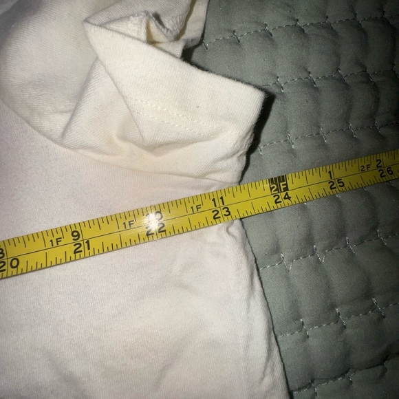 L.L. Bean Signature cream Flowy T with faux floral embroidery. Size XL. EUC - Picture 5 of 10